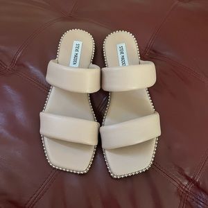 Steve Madden nude sandals